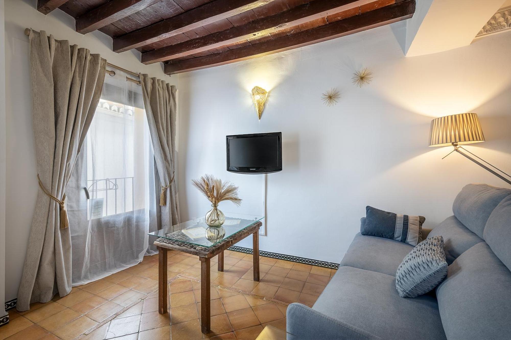 Pangsapuri Adanar-apartamentos Muralla Ziri Granada