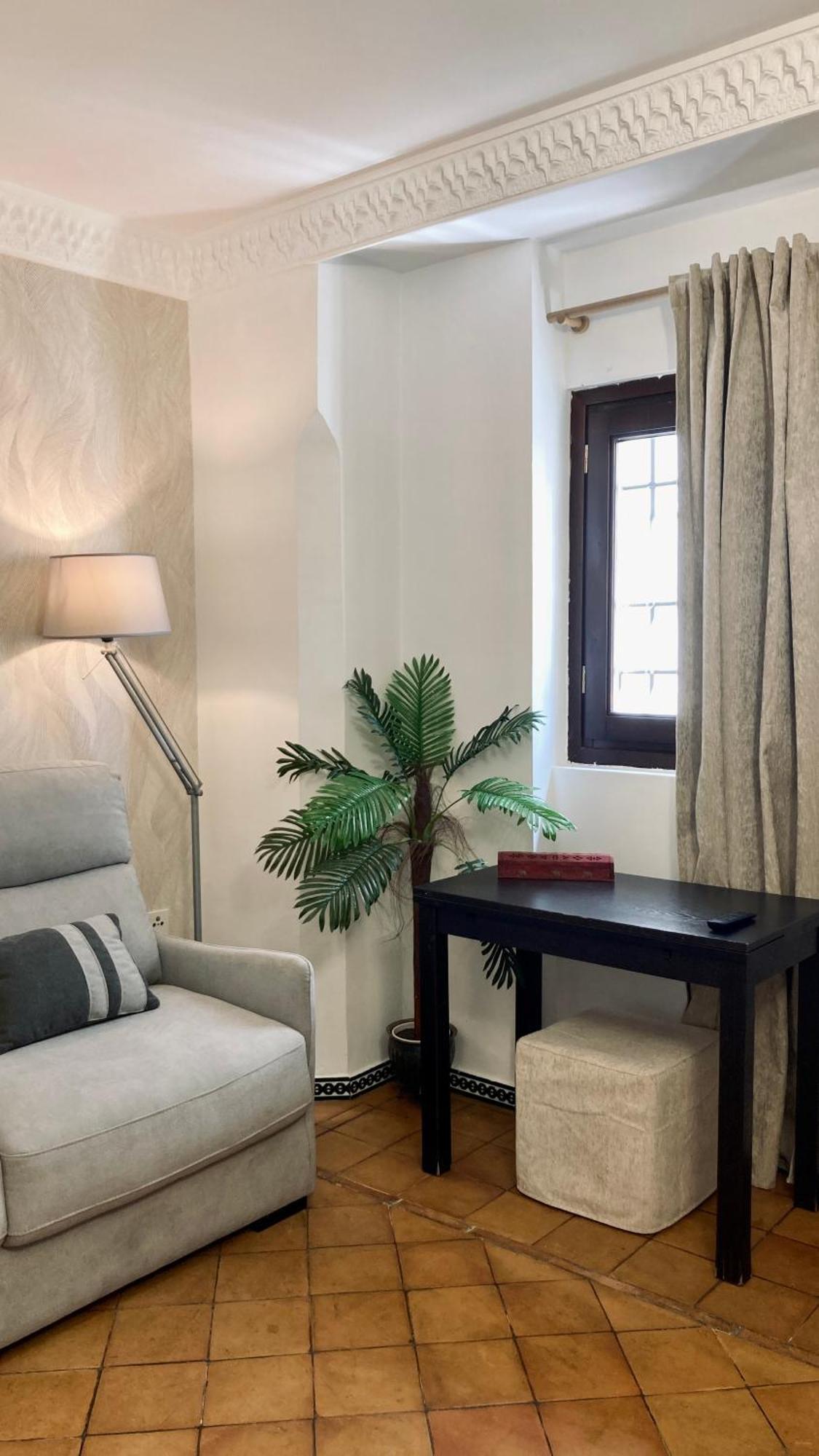 Pangsapuri Adanar-apartamentos Muralla Ziri Granada