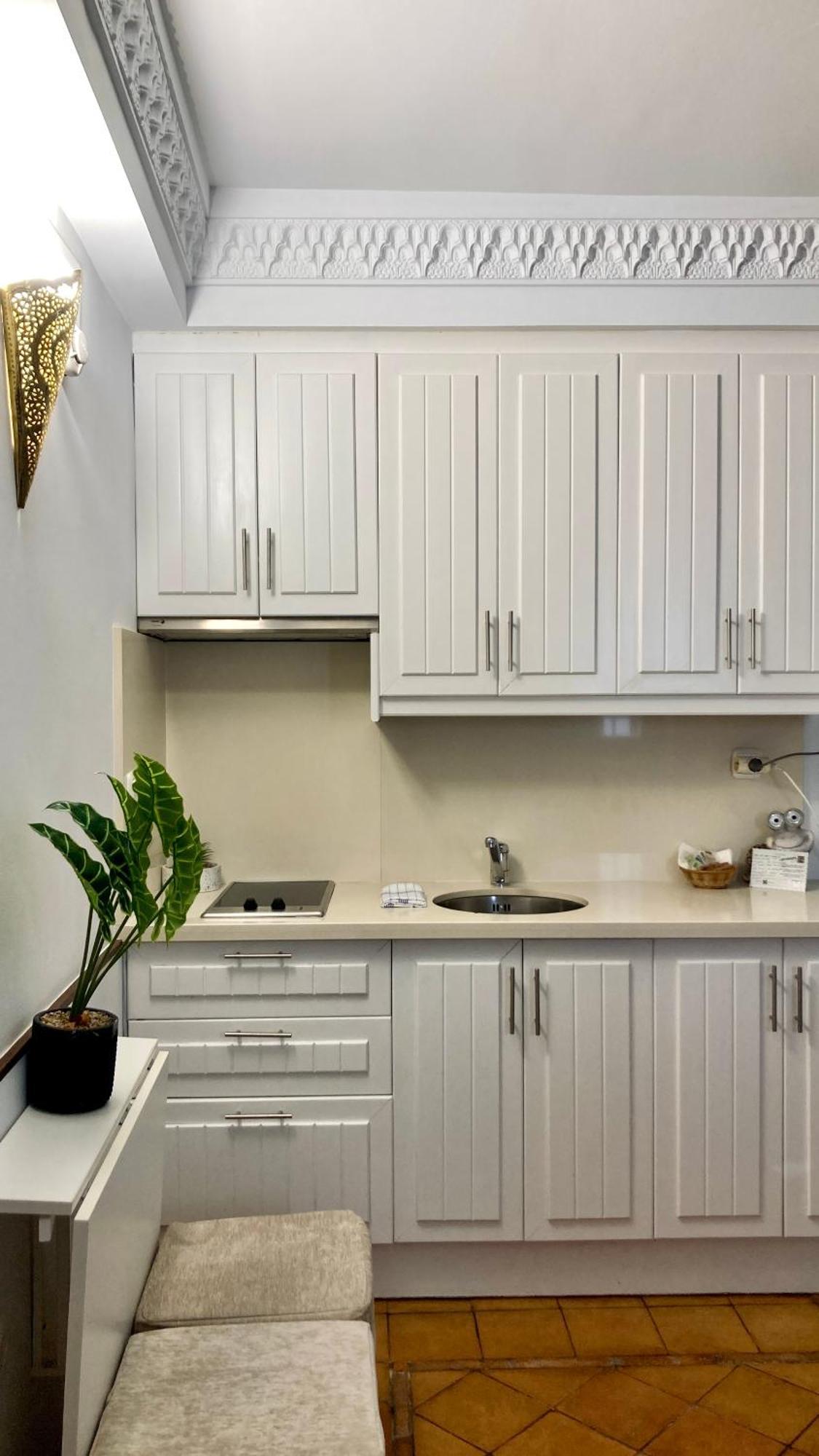 Pangsapuri Adanar-apartamentos Muralla Ziri Granada